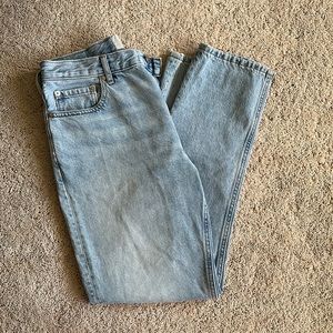 Everlane The 90’s Cheeky Jean light wash